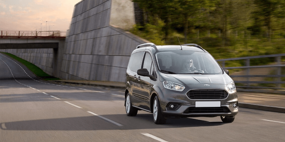 Ford Tourneo Courier Manuel Benzinli